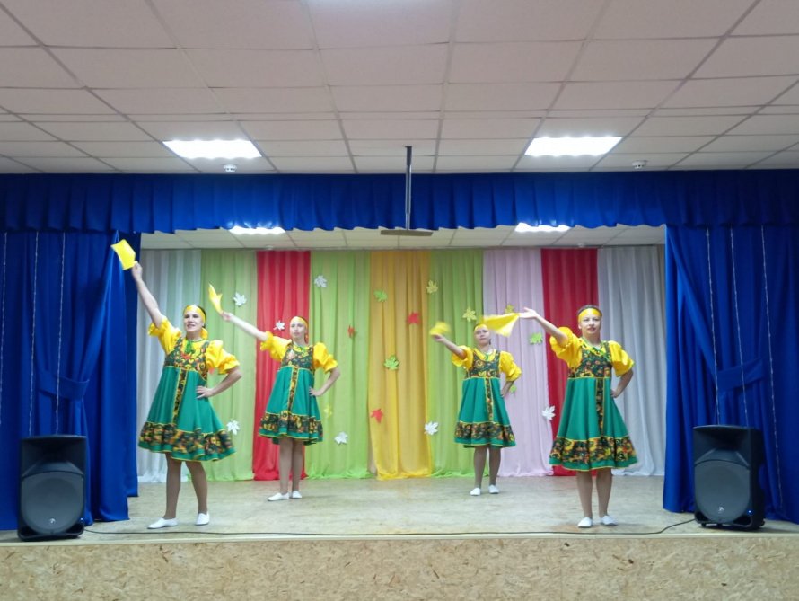 Концертная программа "Мудрой осени счастливые мгновения", посвященная Дню пожилого человека.