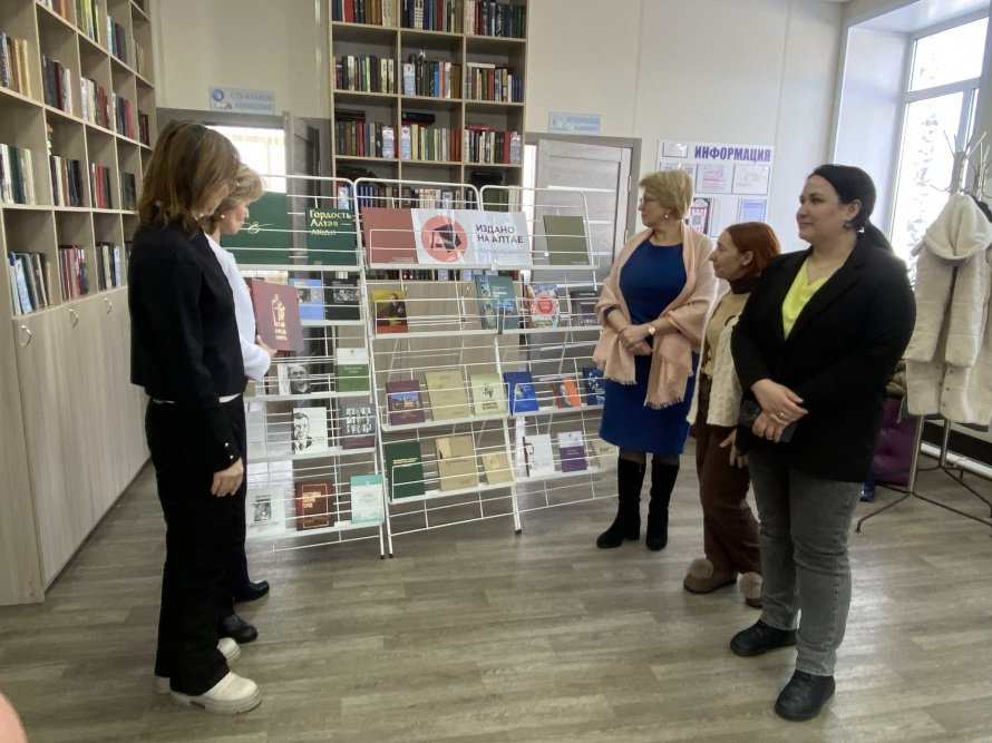 Фестиваль книги в центральной библиотеке.