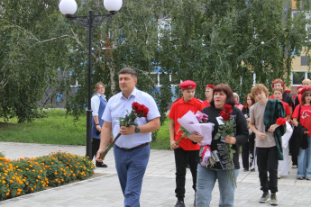 День, объединивший гордость за страну и память о герое